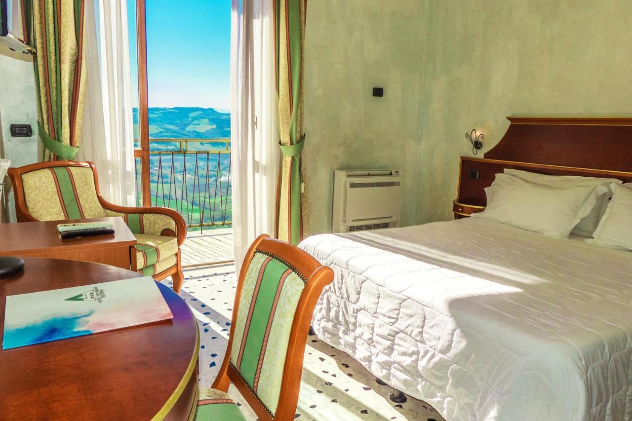 Hotel Astoria Фермо Экстерьер фото