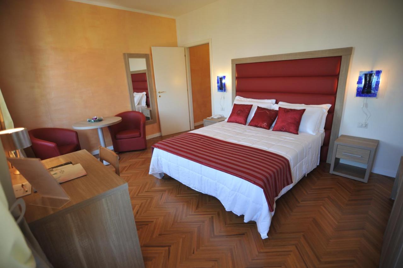 Hotel Astoria Фермо Экстерьер фото
