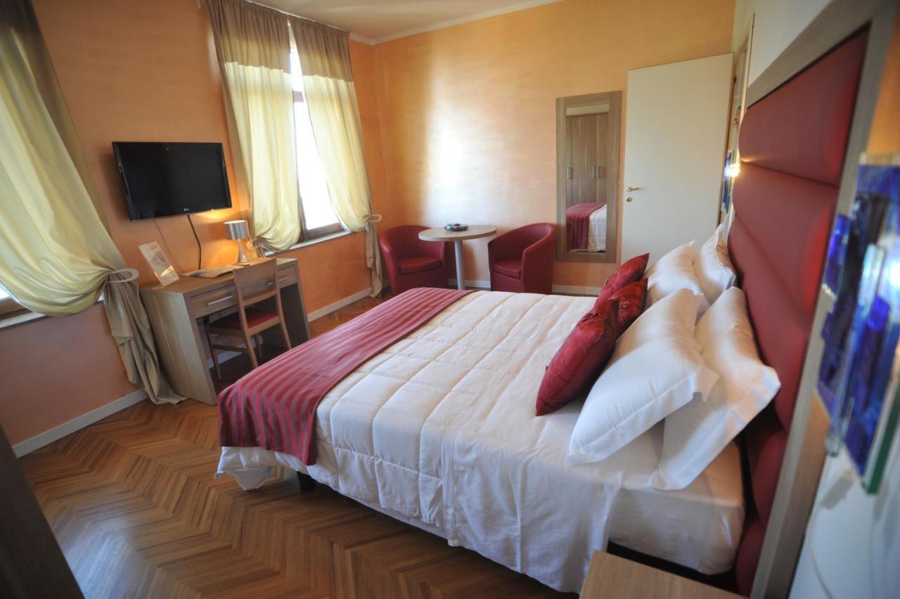 Hotel Astoria Фермо Экстерьер фото
